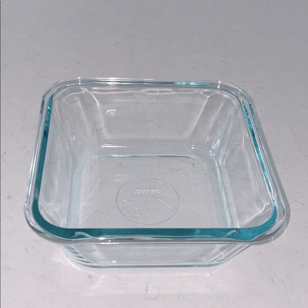Pyrex‎ Clear Glass Food Storage Container